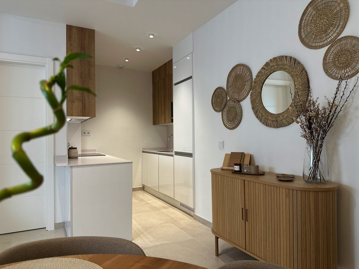2 Bed Apartment for sale in Estepona Costa Del Sol, Málaga, Spain