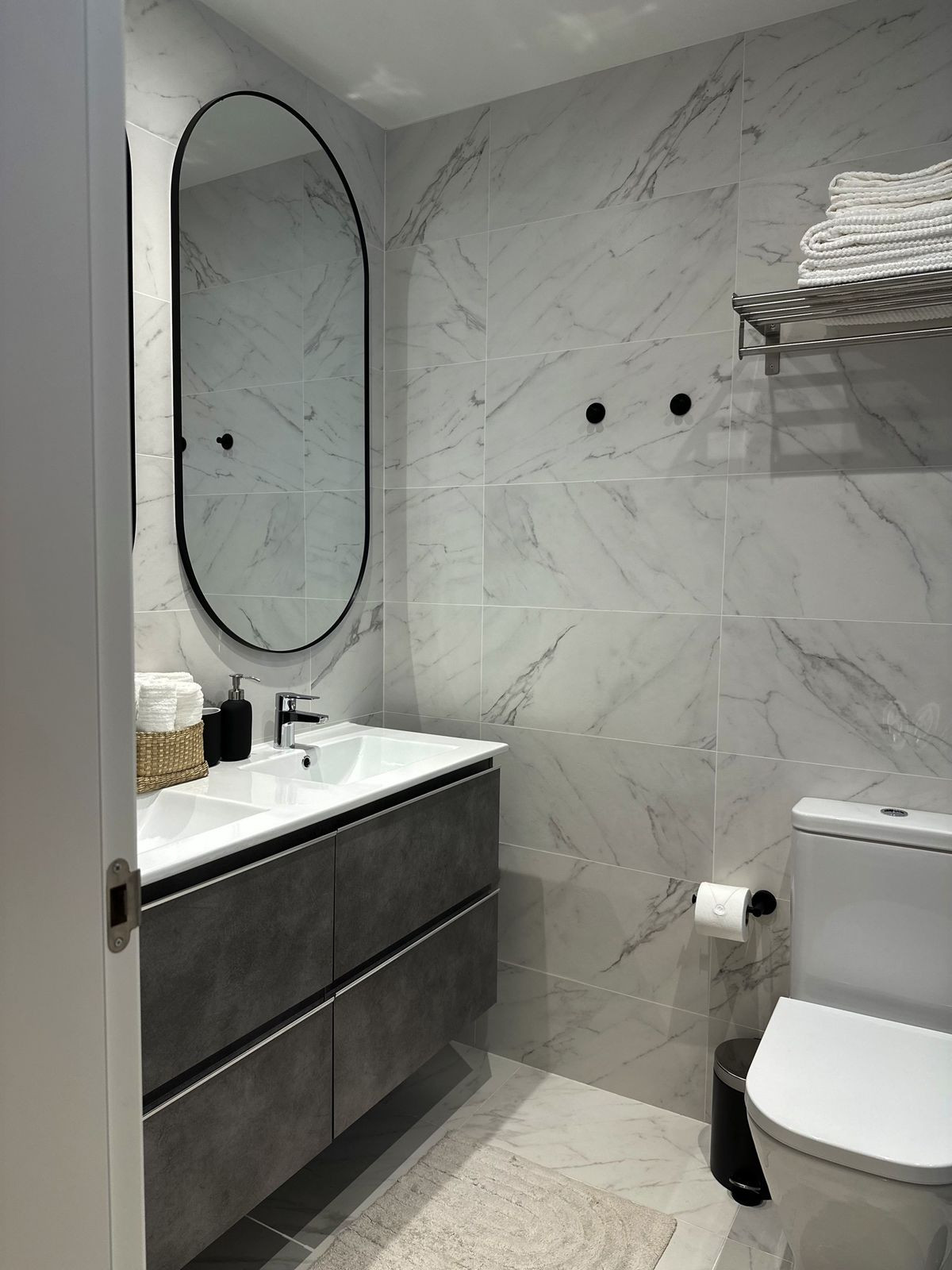 2 Bed Apartment for sale in Estepona Costa Del Sol, Málaga, Spain