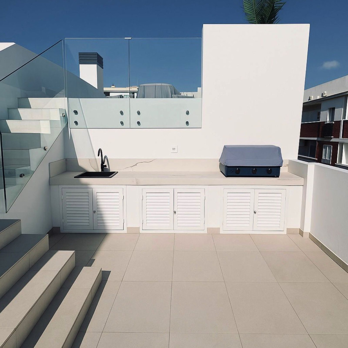 2 Bed Apartment for sale in Estepona Costa Del Sol, Málaga, Spain