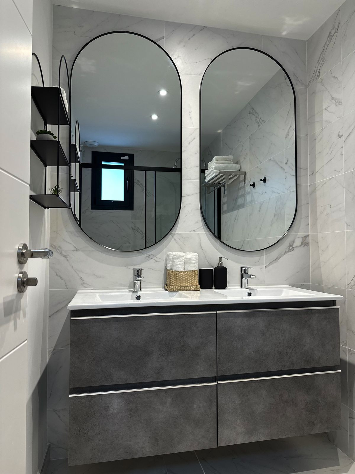 2 Bed Apartment for sale in Estepona Costa Del Sol, Málaga, Spain