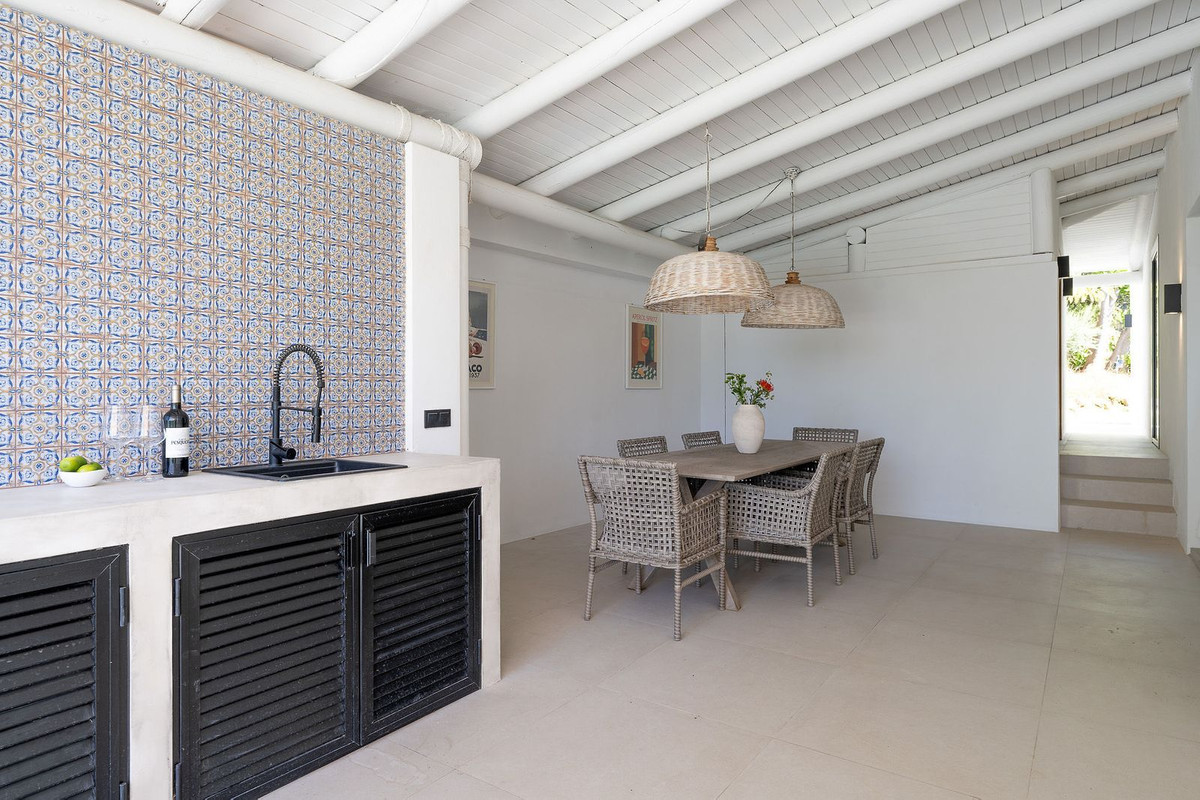 4 Bed Townhouse for sale in Nueva Andalucía Costa Del Sol, Málaga, Spain