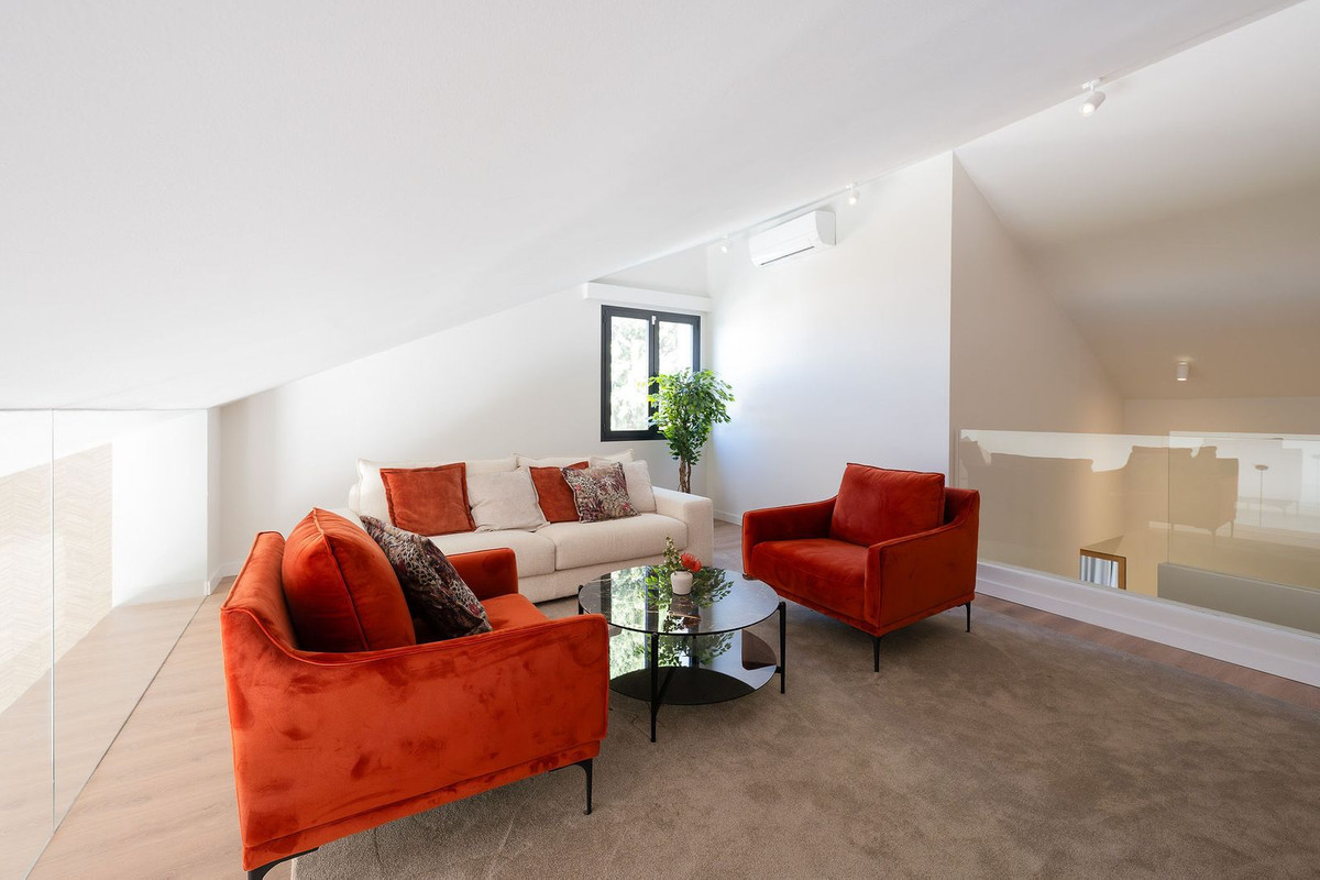 4 Bed Townhouse for sale in Nueva Andalucía Costa Del Sol, Málaga, Spain