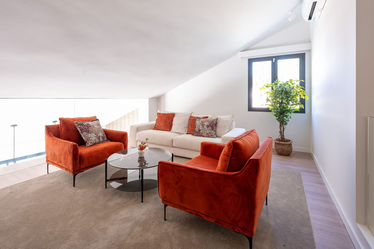 4 Bed Townhouse for sale in Nueva Andalucía Costa Del Sol, Málaga, Spain