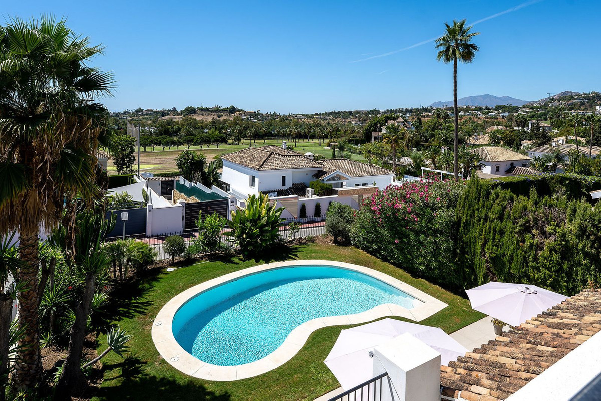 4 Bed Townhouse for sale in Nueva Andalucía Costa Del Sol, Málaga, Spain