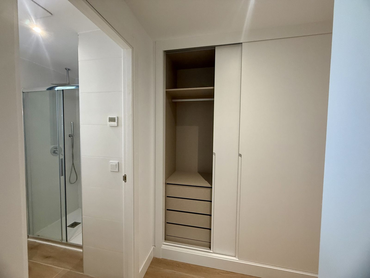 3 Bed Apartment for sale in Fuengirola Costa Del Sol, Málaga, Spain