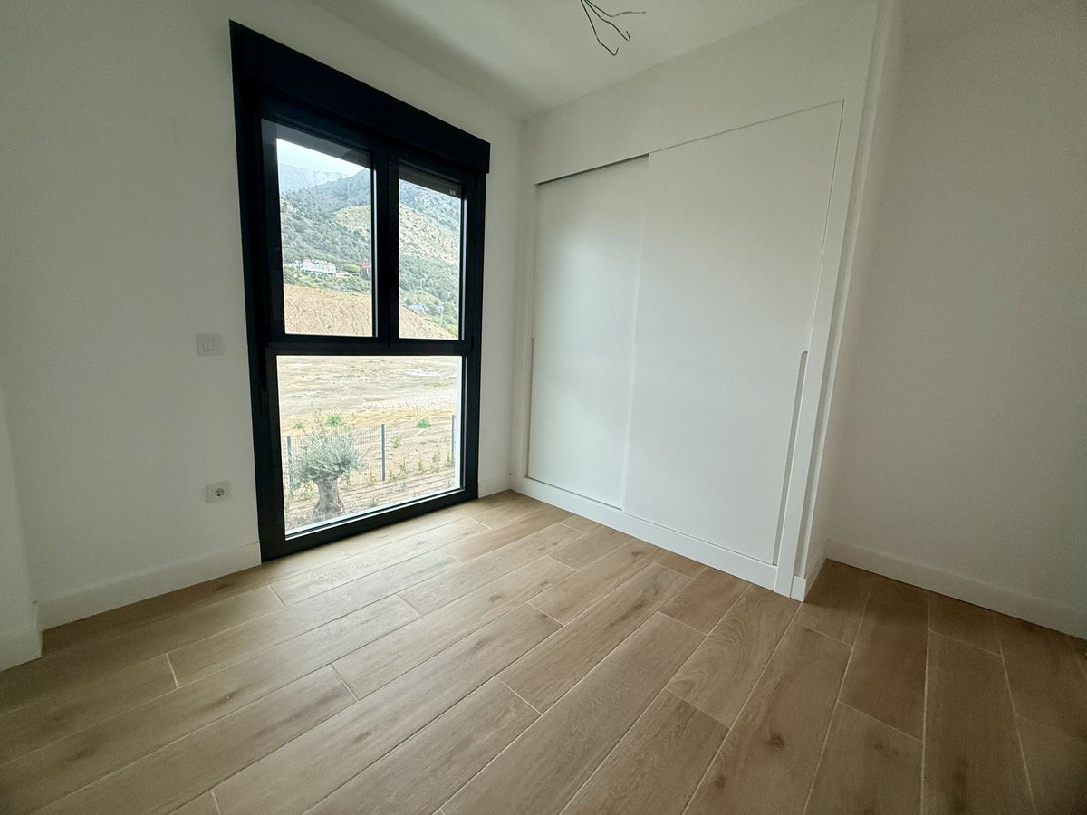 3 Bed Apartment for sale in Fuengirola Costa Del Sol, Málaga, Spain