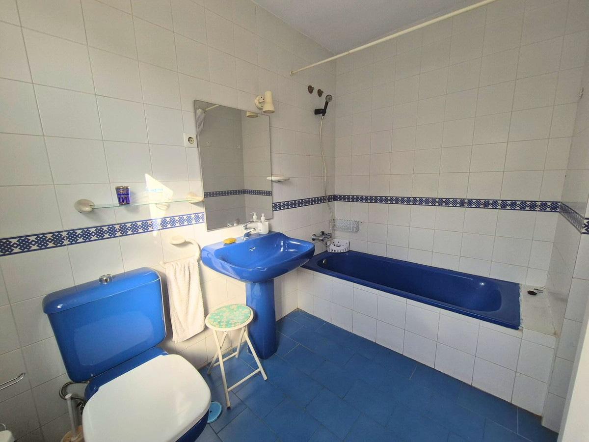 Se vende Adosada de 5 dormitorios en Costa Del Sol, Málaga, España