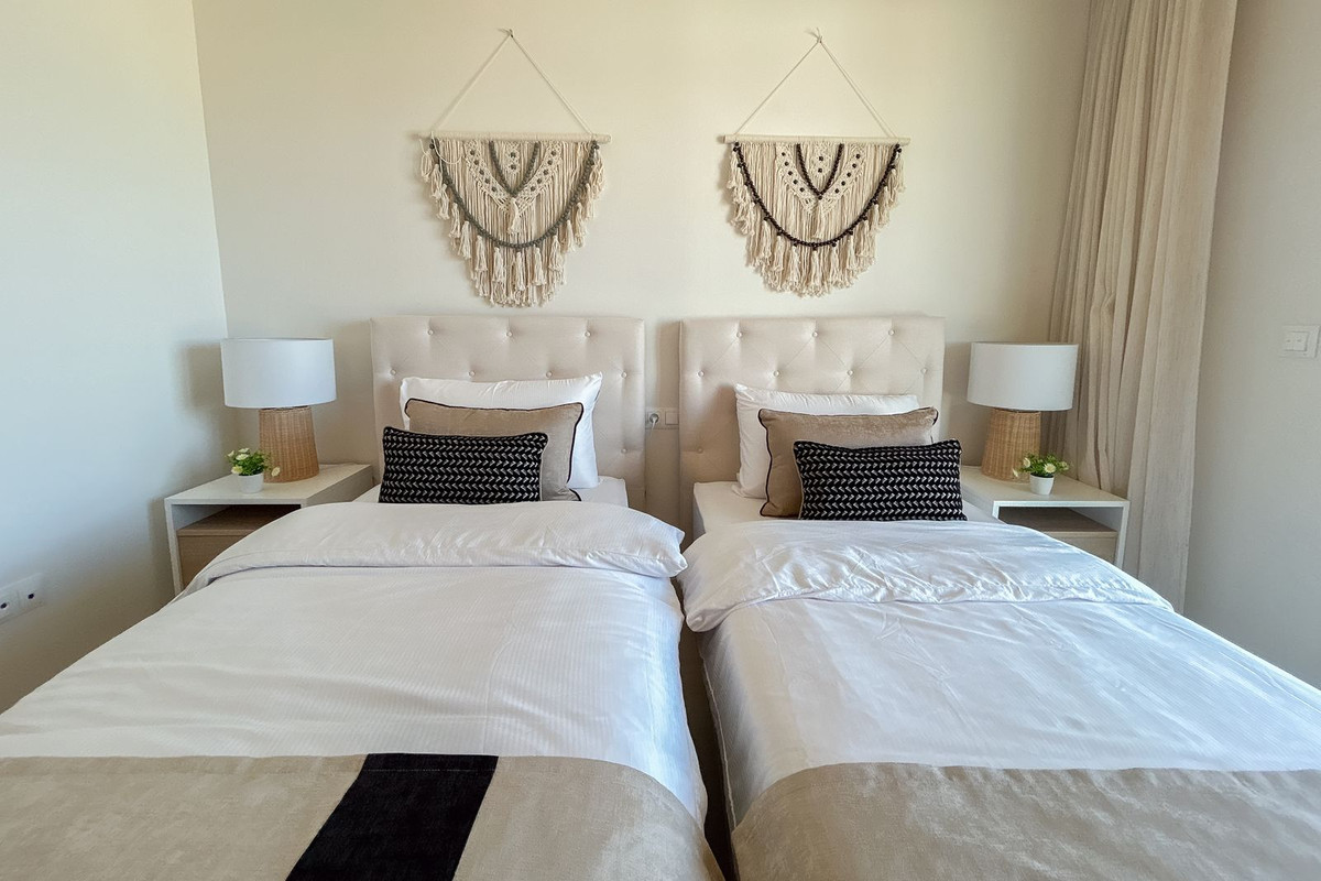 Se vende Apartamento Planta Media de 2 dormitorios en Costa Del Sol, Málaga, España