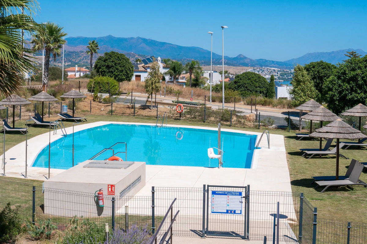 Se vende Apartamento Planta Media de 2 dormitorios en Costa Del Sol, Málaga, España