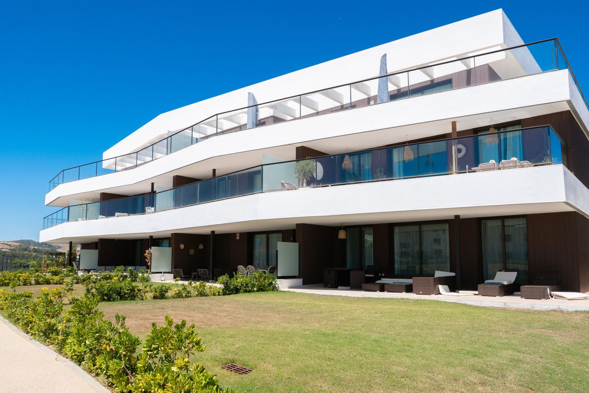 Se vende Apartamento Planta Media de 2 dormitorios en Costa Del Sol, Málaga, España