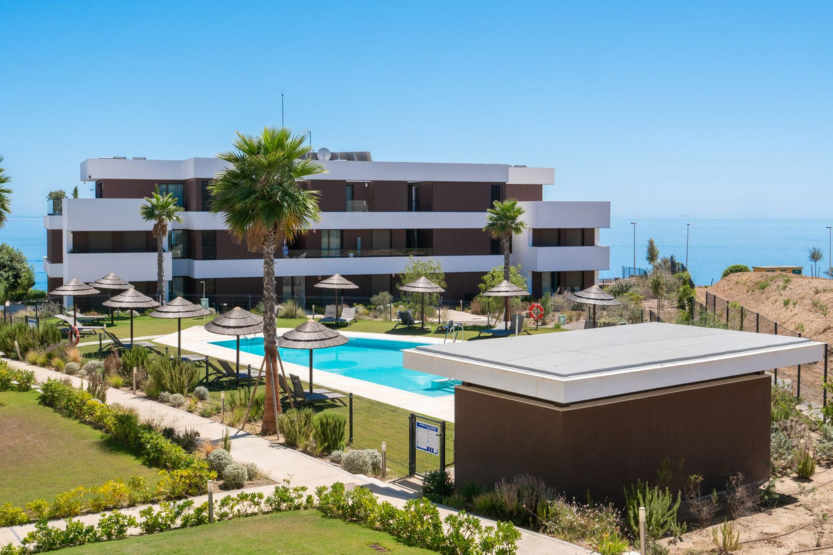 Se vende Apartamento Planta Media de 2 dormitorios en Costa Del Sol, Málaga, España
