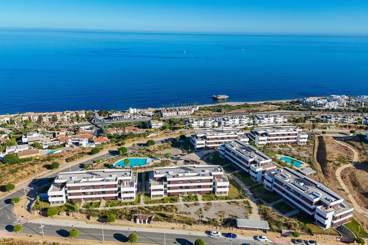 Se vende Apartamento Planta Media de 2 dormitorios en Costa Del Sol, Málaga, España