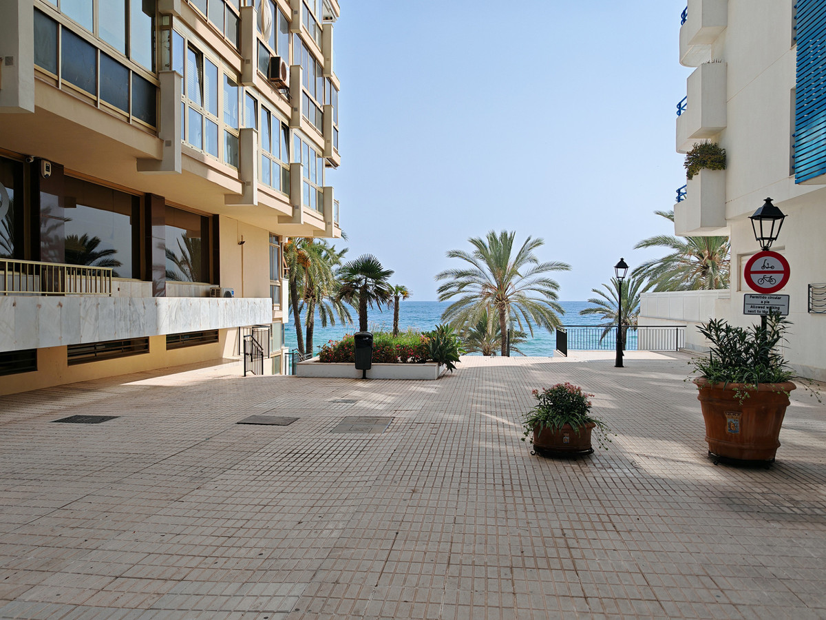 2 Bed Apartment for sale in Marbella Costa Del Sol, Málaga, Spain