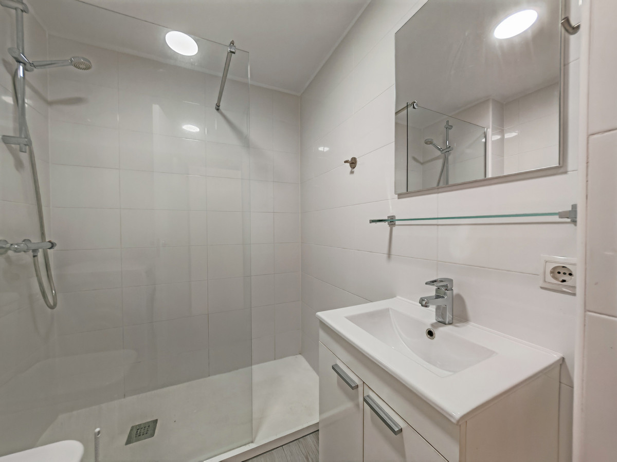 2 Bed Apartment for sale in Marbella Costa Del Sol, Málaga, Spain