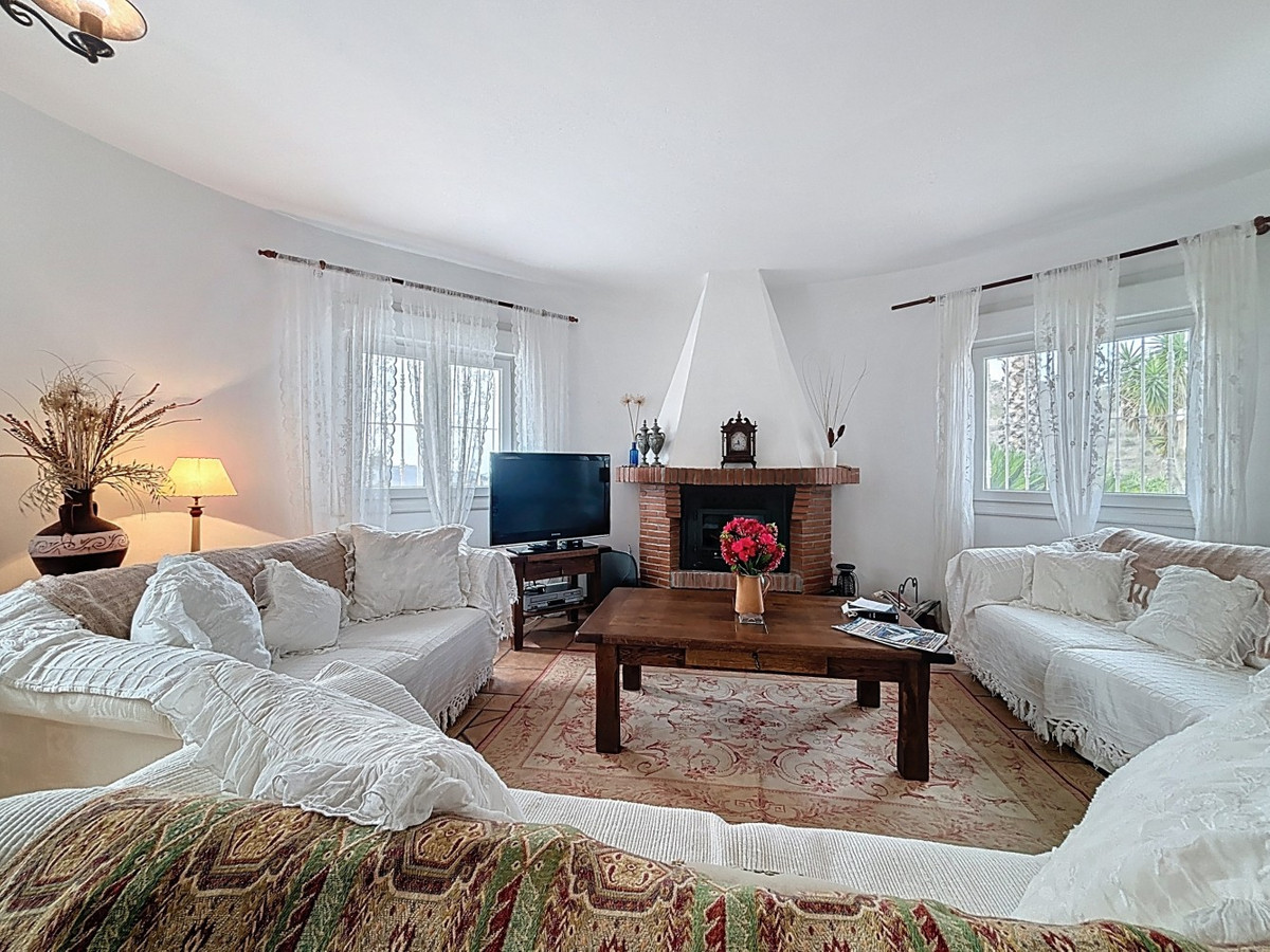 Se vende Villa - Chalet de 3 dormitorios en Costa Del Sol East, Málaga, España