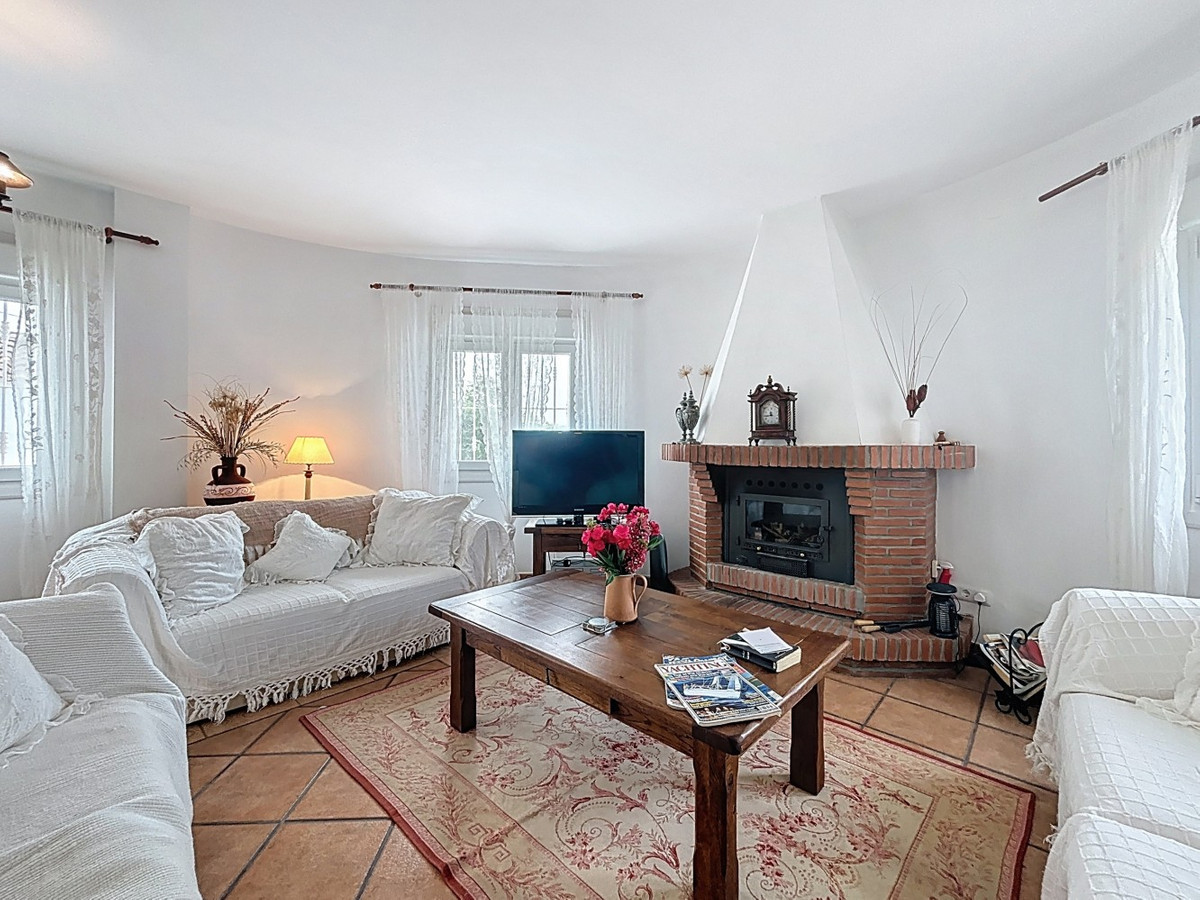 Se vende Villa - Chalet de 3 dormitorios en Costa Del Sol East, Málaga, España
