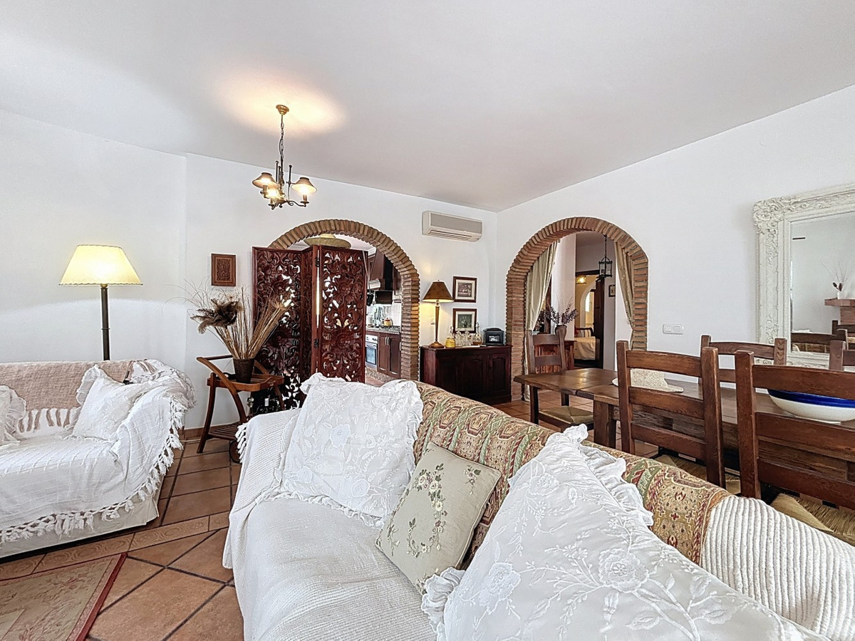 Se vende Villa - Chalet de 3 dormitorios en Costa Del Sol East, Málaga, España