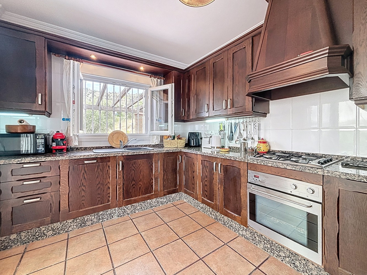 Se vende Villa - Chalet de 3 dormitorios en Costa Del Sol East, Málaga, España