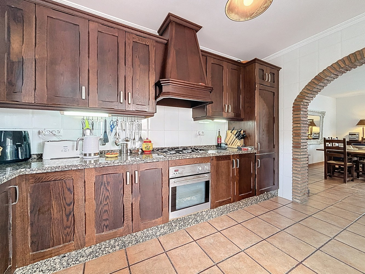 Se vende Villa - Chalet de 3 dormitorios en Costa Del Sol East, Málaga, España