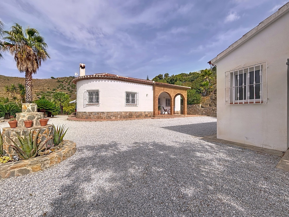 Se vende Villa - Chalet de 3 dormitorios en Costa Del Sol East, Málaga, España