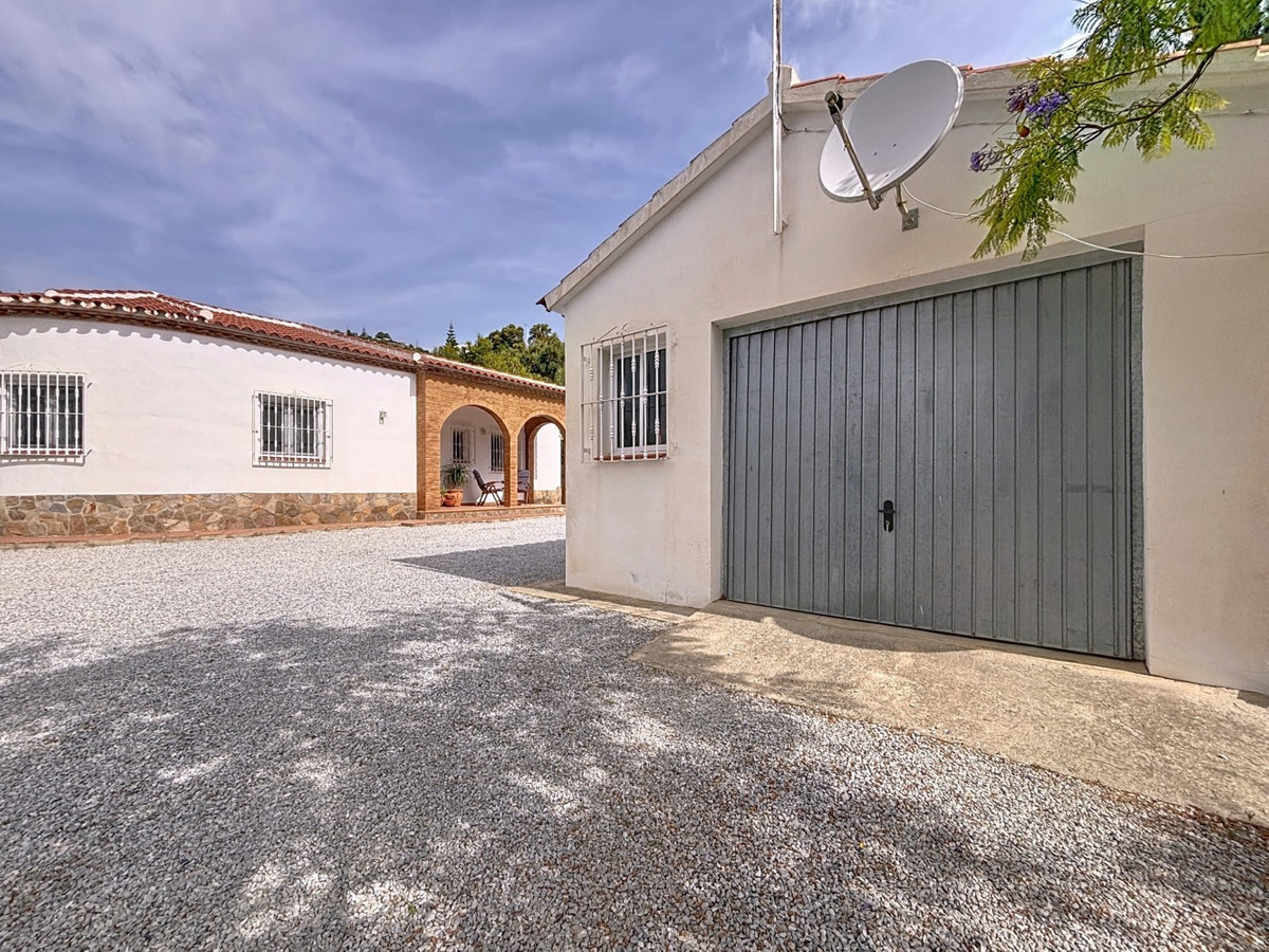Se vende Villa - Chalet de 3 dormitorios en Costa Del Sol East, Málaga, España