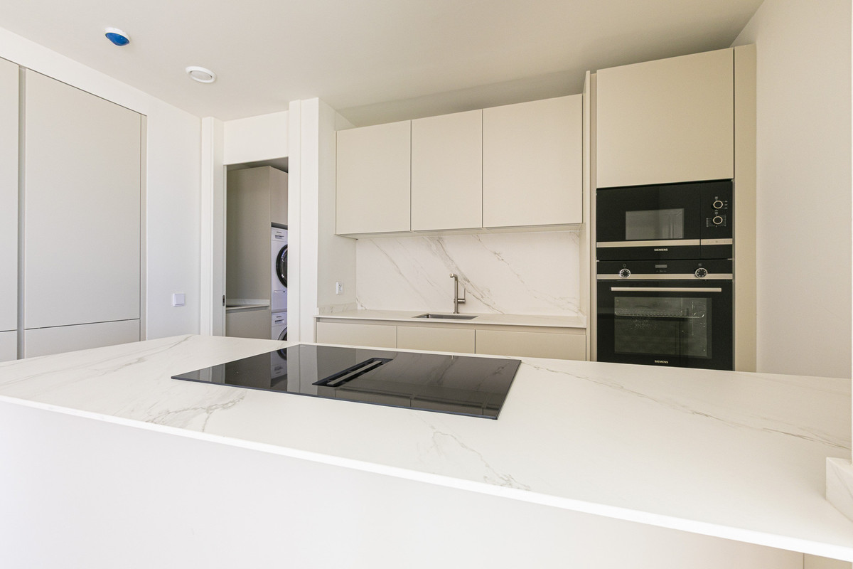 3 Bed Apartment for sale in Benahavís Costa Del Sol, Málaga, Spain