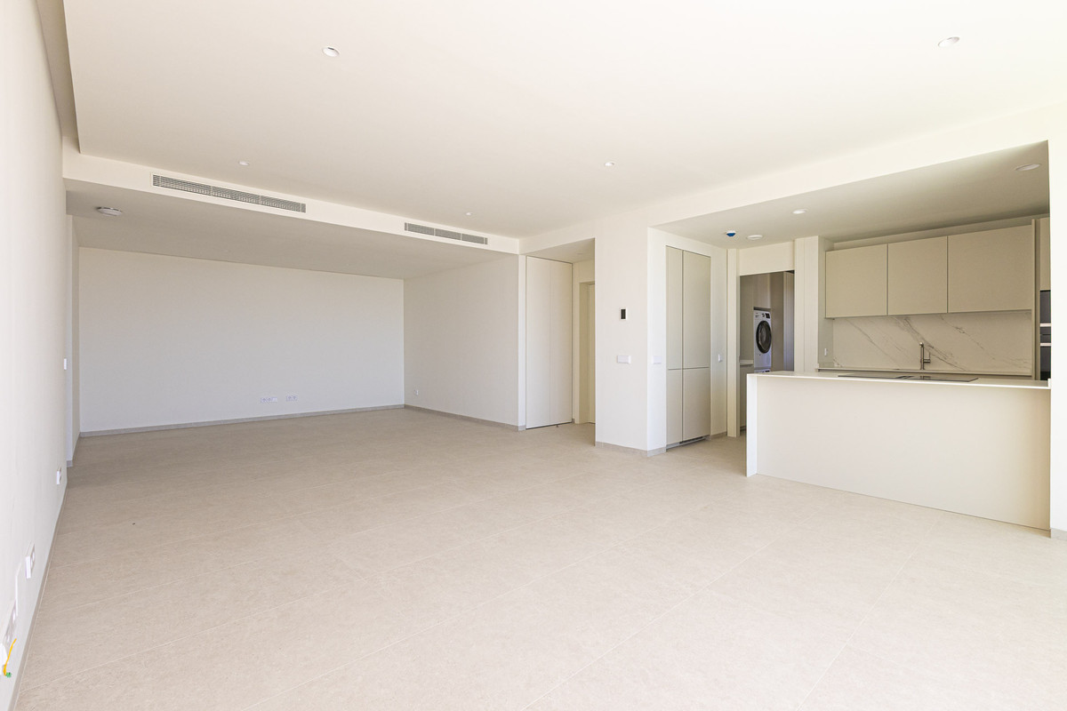 3 Bed Apartment for sale in Benahavís Costa Del Sol, Málaga, Spain