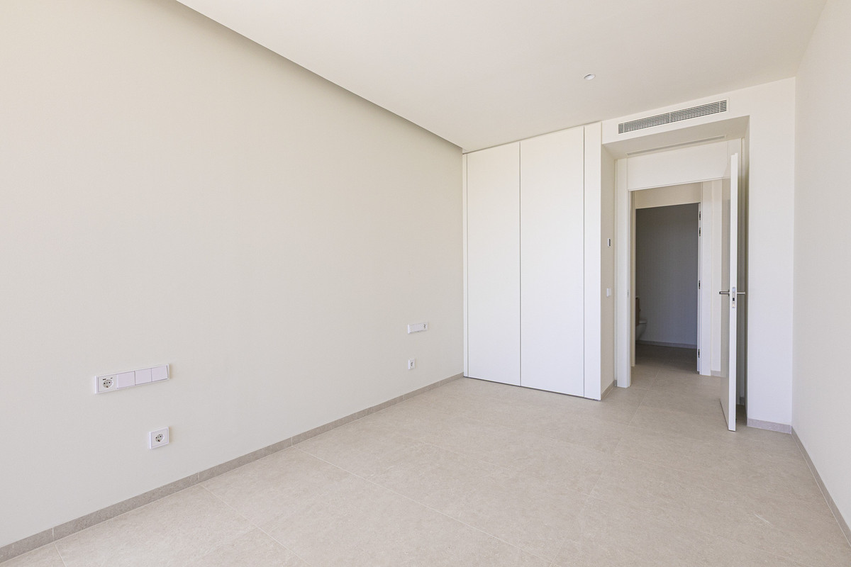 3 Bed Apartment for sale in Benahavís Costa Del Sol, Málaga, Spain