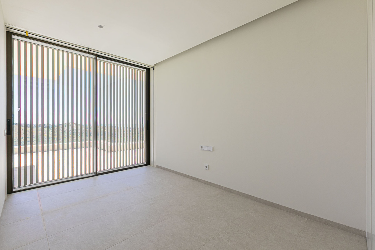 3 Bed Apartment for sale in Benahavís Costa Del Sol, Málaga, Spain