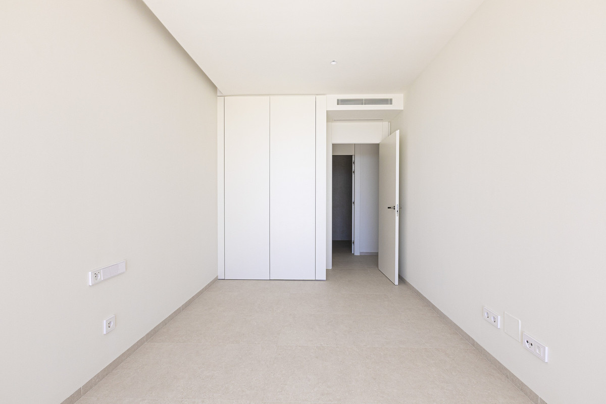 3 Bed Apartment for sale in Benahavís Costa Del Sol, Málaga, Spain