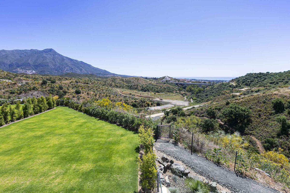 3 Bed Apartment for sale in Benahavís Costa Del Sol, Málaga, Spain