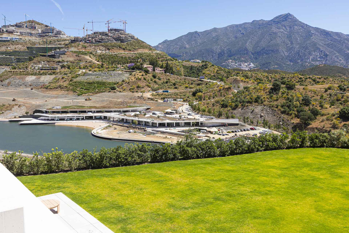 3 Bed Apartment for sale in Benahavís Costa Del Sol, Málaga, Spain