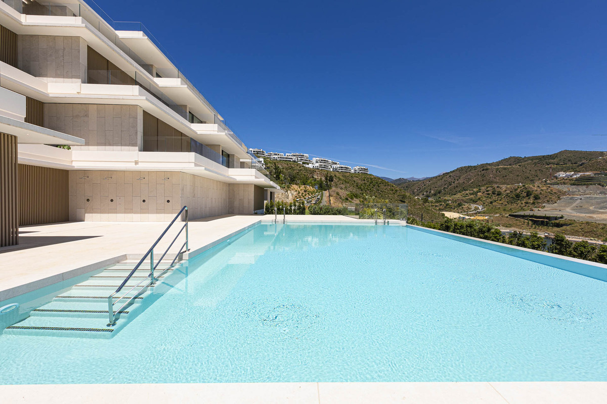 3 Bed Apartment for sale in Benahavís Costa Del Sol, Málaga, Spain