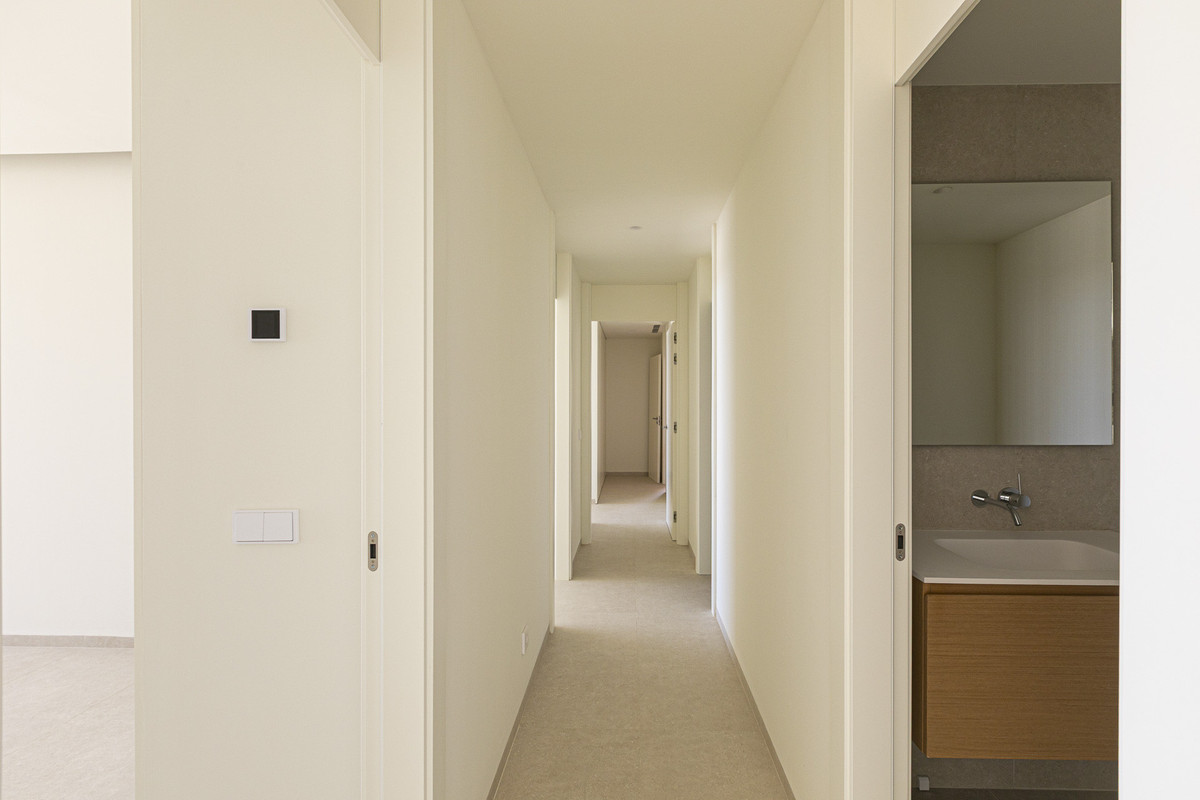 3 Bed Apartment for sale in Benahavís Costa Del Sol, Málaga, Spain