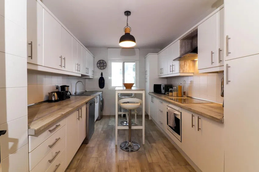 4 Bed Apartment for sale in Nueva Andalucía Costa Del Sol, Málaga, Spain