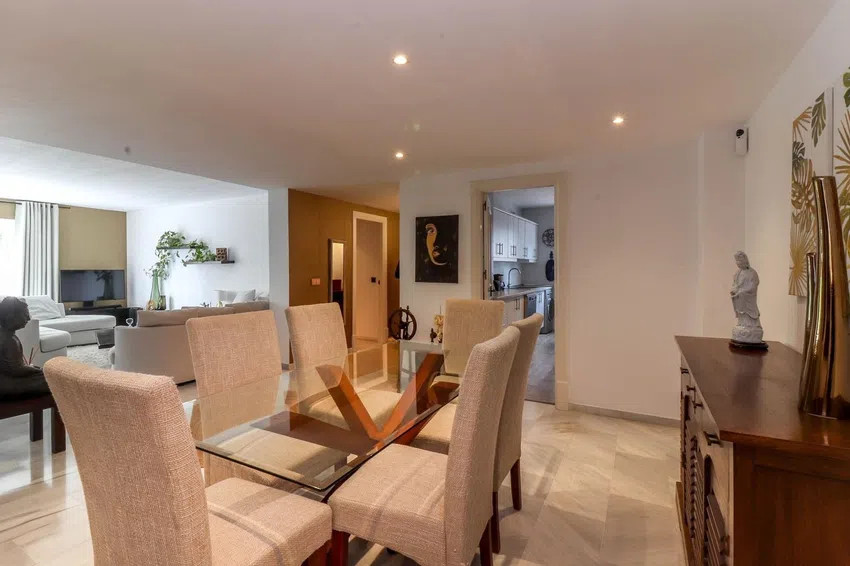 4 Bed Apartment for sale in Nueva Andalucía Costa Del Sol, Málaga, Spain
