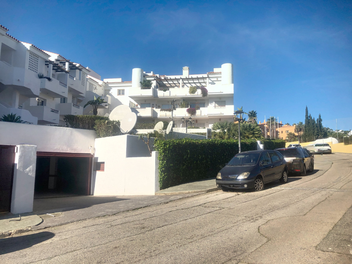 2 Bed Apartment for sale in Bel Air Costa Del Sol, Málaga, Spain