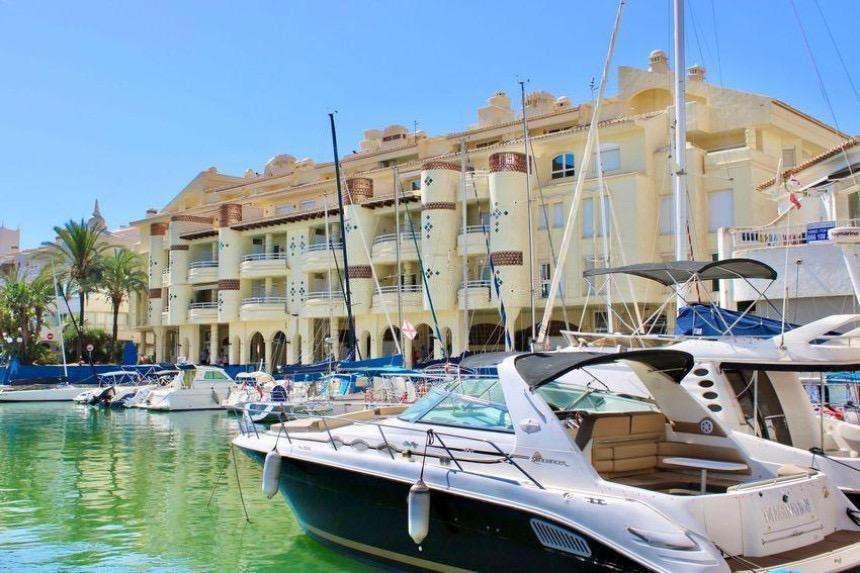 3 Bed Apartment for sale in Benalmadena Costa Del Sol, Málaga, Spain