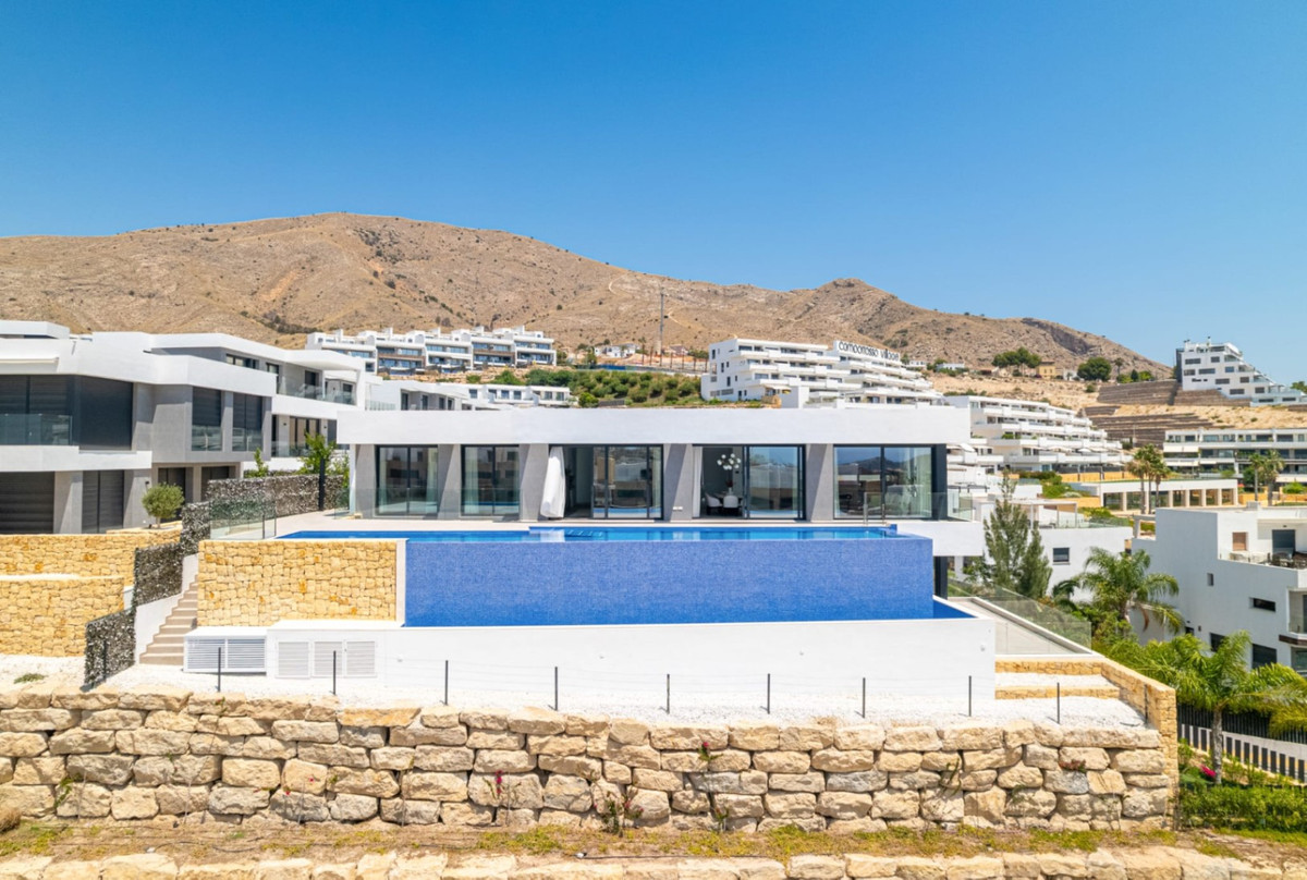 4 Bed Townhouse for sale in Finestrat Costa Blanca, Alicante, Spain