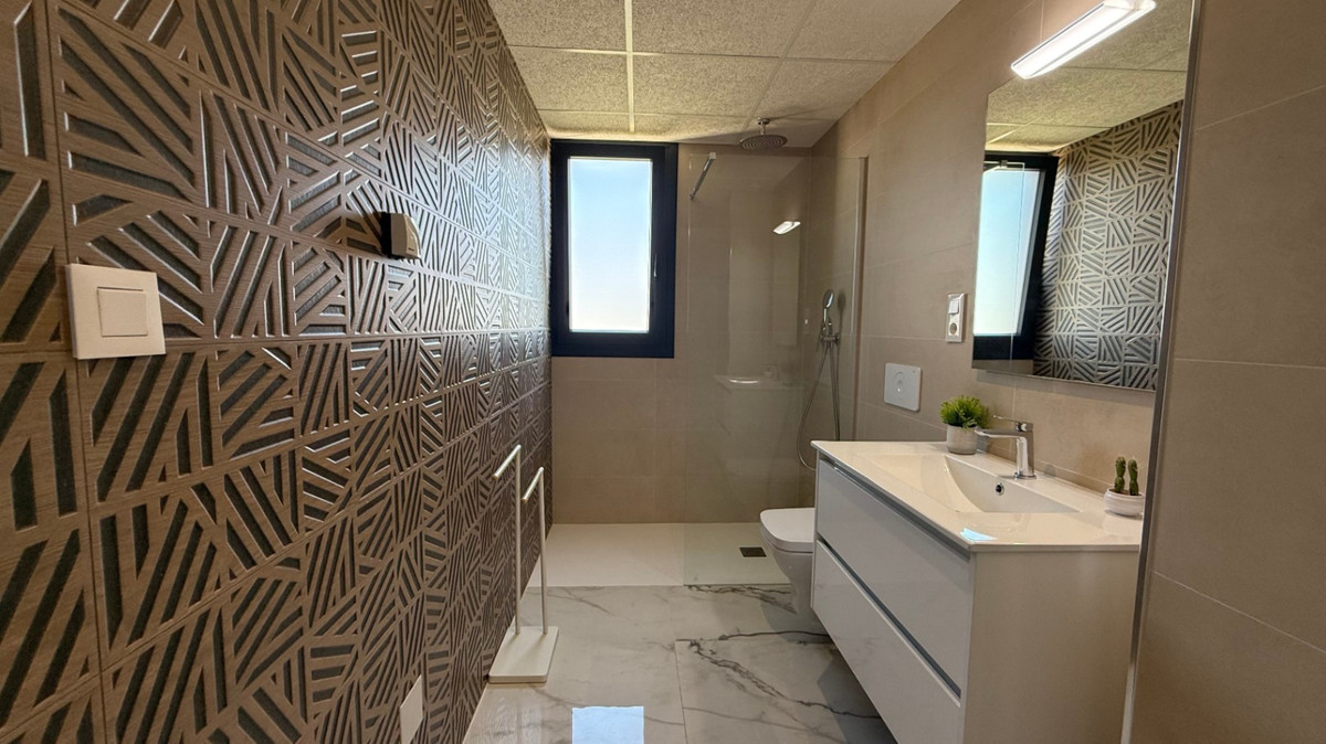 Se vende Apartamento Planta Media de 2 dormitorios en Costa Blanca, Alicante, España