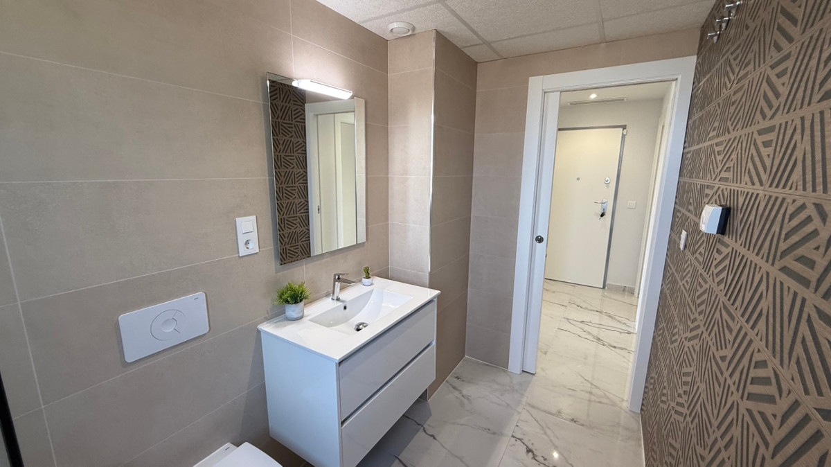 Se vende Apartamento Planta Media de 2 dormitorios en Costa Blanca, Alicante, España