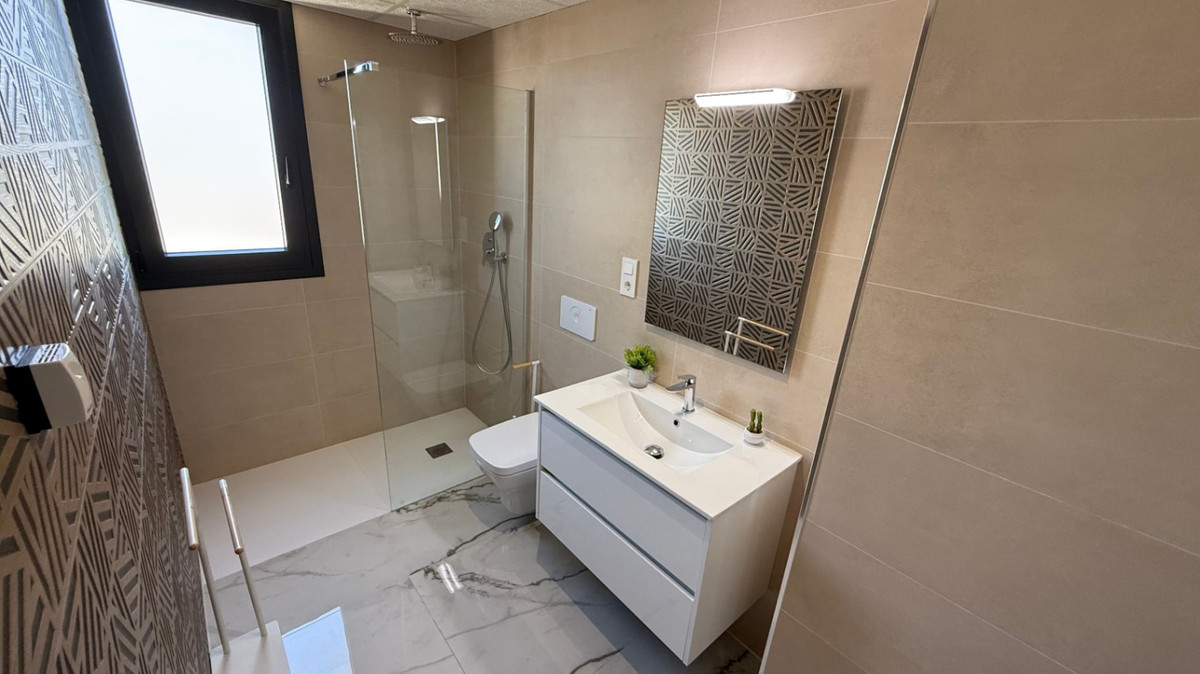 Se vende Apartamento Planta Media de 2 dormitorios en Costa Blanca, Alicante, España