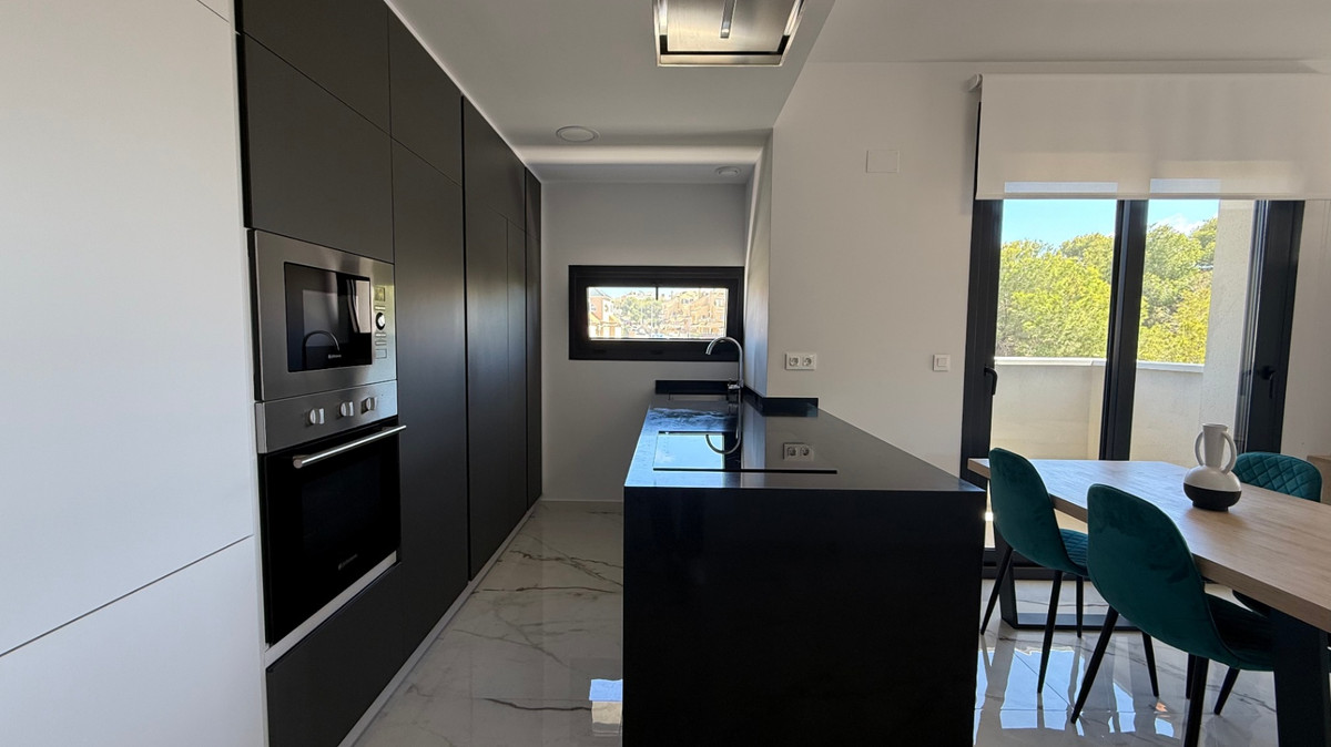 Se vende Apartamento Planta Media de 2 dormitorios en Costa Blanca, Alicante, España