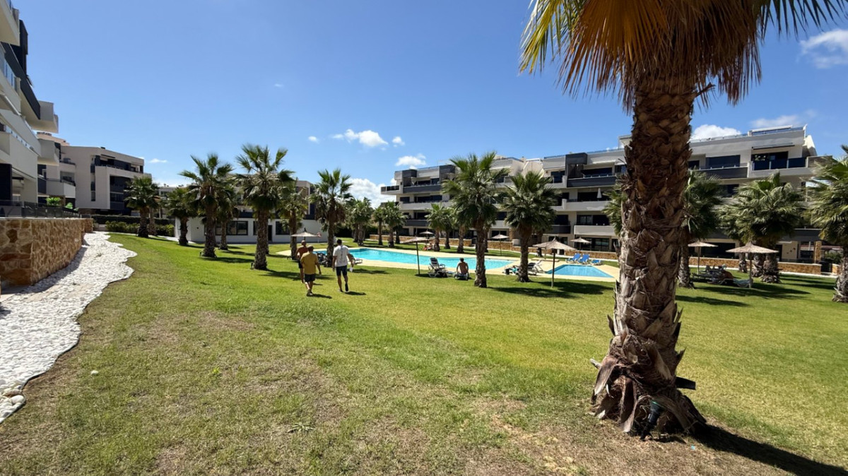 Se vende Apartamento Planta Media de 2 dormitorios en Costa Blanca, Alicante, España