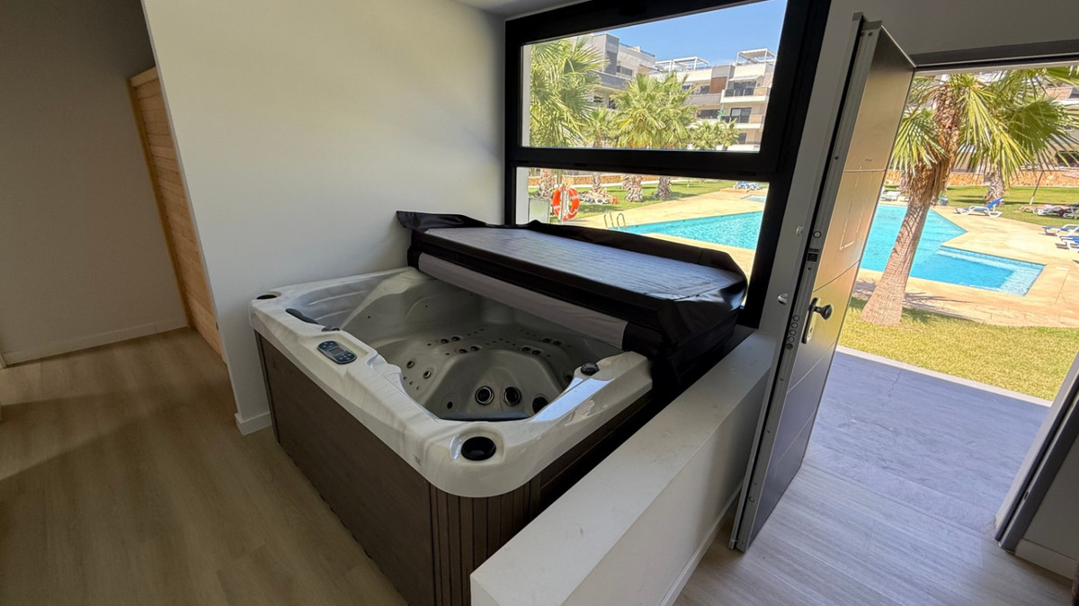 Se vende Apartamento Planta Media de 2 dormitorios en Costa Blanca, Alicante, España