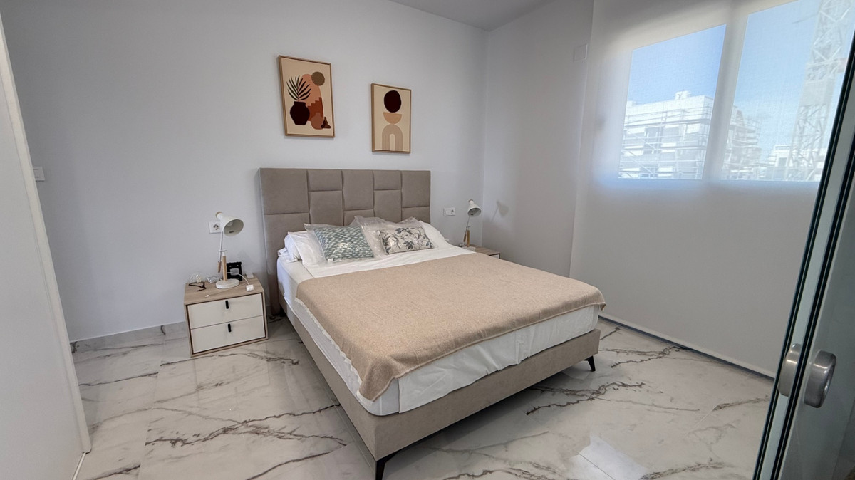 Se vende Apartamento Planta Media de 2 dormitorios en Costa Blanca, Alicante, España