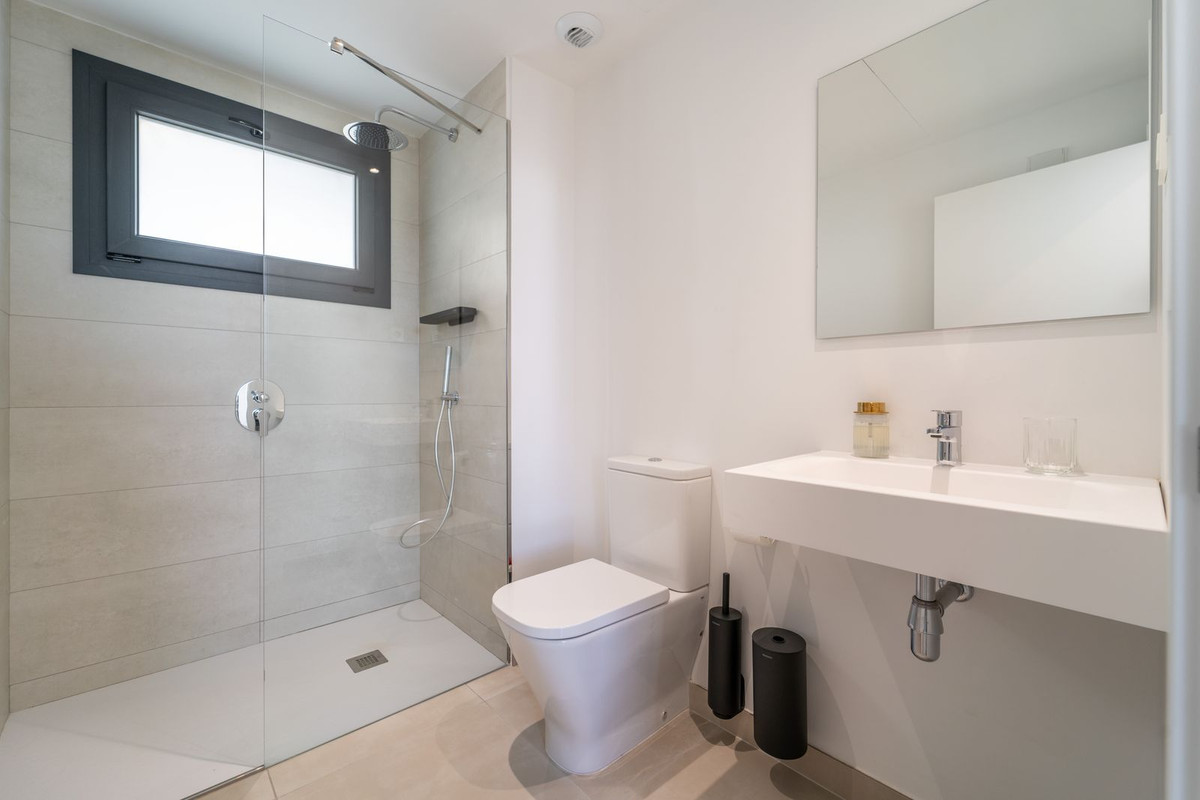 4 Bed Apartment for sale in Higueron Costa Del Sol, Málaga, Spain