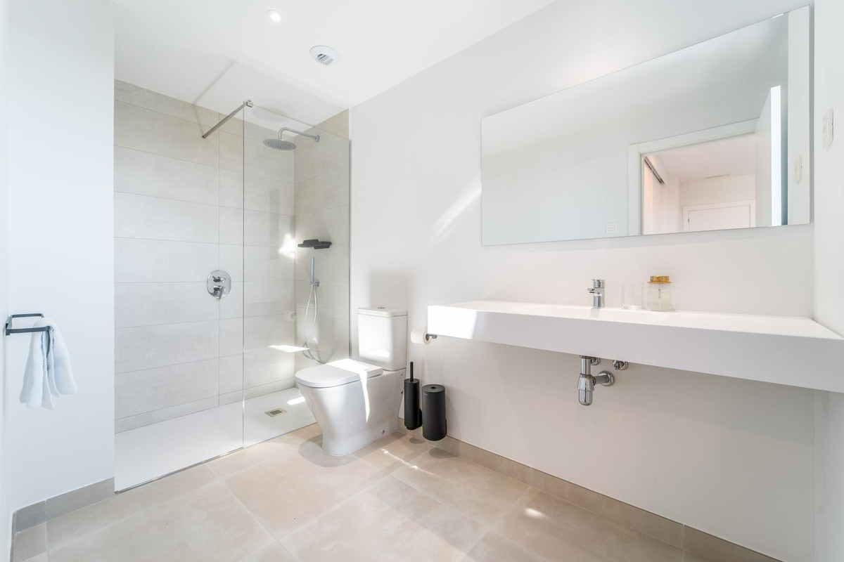 4 Bed Apartment for sale in Higueron Costa Del Sol, Málaga, Spain