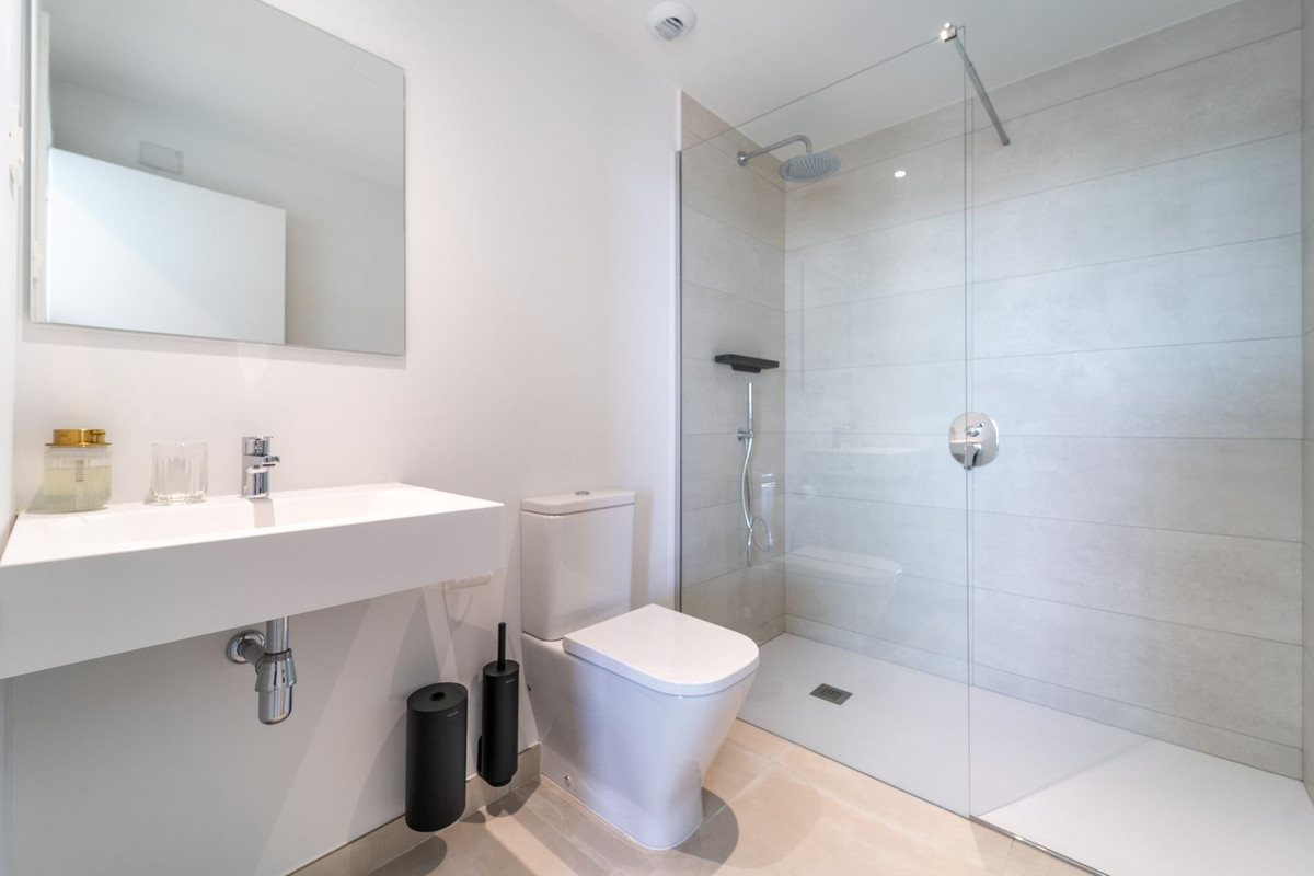 4 Bed Apartment for sale in Higueron Costa Del Sol, Málaga, Spain