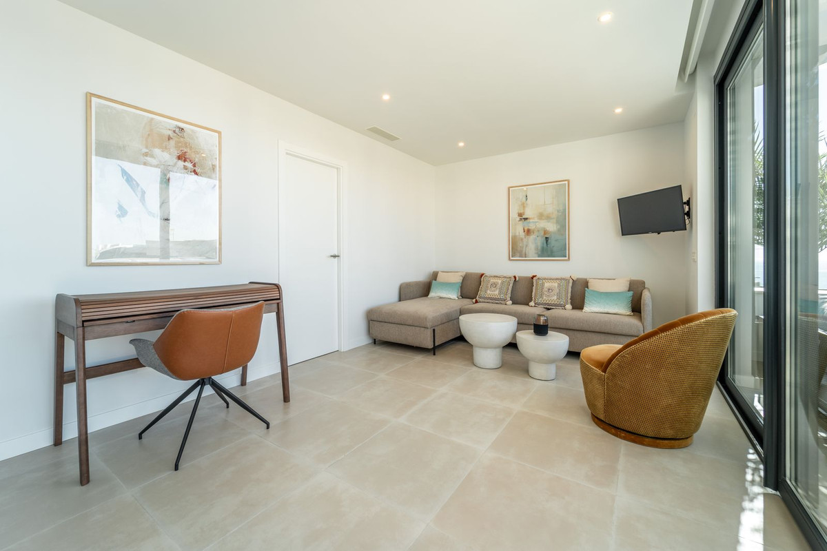 4 Bed Apartment for sale in Higueron Costa Del Sol, Málaga, Spain